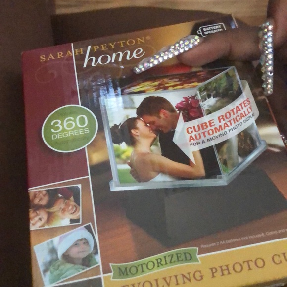 Sarah Peyton Home 360 revolving photo cube - Picture 1 of 2